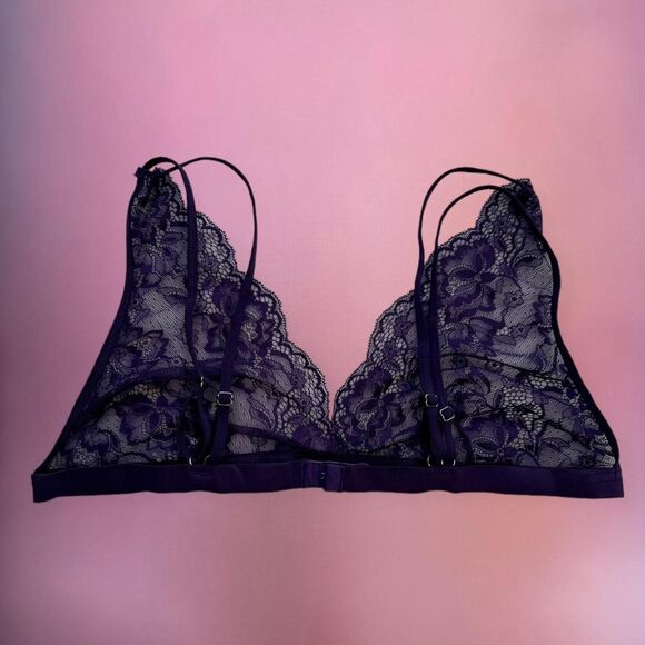 Purple sheer lace bralette with double adjustable straps💜 - Picture 2 of 3